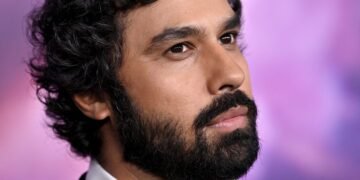 Despite a  million net worth, Big Bang Theory star still works tough, 16-hour days—he repeats one mantra when overwhelmed | Fortune