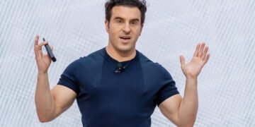 Airbnb CEO Brian Chesky says AI writes 60% of its code—and sustaining ‘founder mode’ is the key to winning in the age of AI | Fortune Airbnb CEO Brian Chesky says AI writes 60% of its code—and sustaining ‘founder mode’ is the key to winning in the age of AI | Fortune