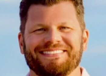 This founder was an AI layoff 9 months ago. Then he built an instantly profitable company with 2 partners and 12 agents | Fortune