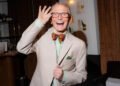 Bob Mackie, Legendary Costume Designer Behind Chers Iconic Looks, Dies at 87