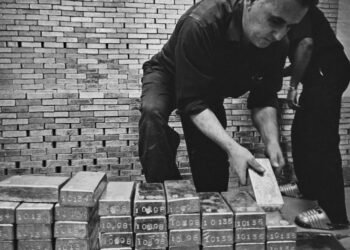 As U.S. Treasury moved to shore up its bond market, the Netherlands rushed 86 tons of gold out of America because of geopolitical unrest | Fortune