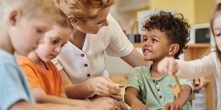 How Young Is Too Young to Enroll Your Child in Daycare? – Social Media Explorer