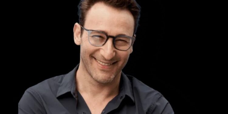 Simon Sinek Reminds CEOs Not To Let AI Replace Your Essential Storytelling Skills Simon Sinek Reminds CEOs Not To Let AI Replace Your Essential Storytelling Skills